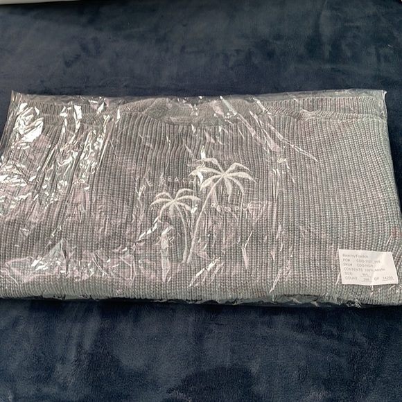 NIB Beach People Cardigan size M/L - Picture 3 of 9